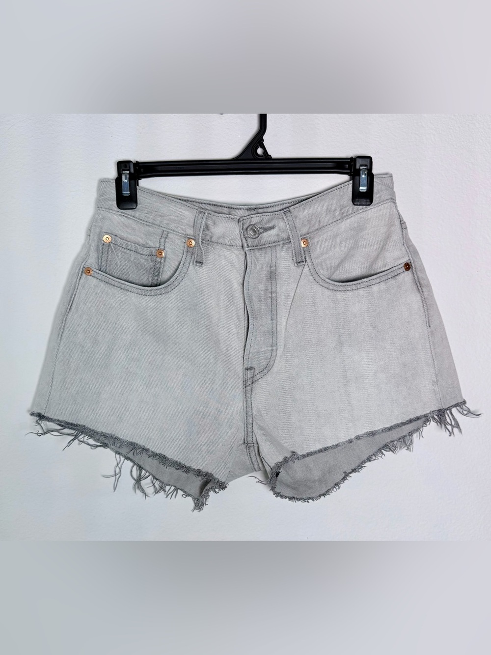 NEW W27 Levi's 501 High Rise Gray Cut Off Frayed Hem Grunge Festival Denim Short